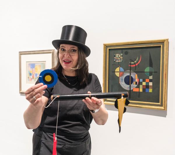 Magische Führungen im Kunstmuseum, Foto: Helena Grebe / Stadt Mülheim an der Ruhr. Magische Führungen im Kunstmuseum, Foto: Helena Grebe / Stadt Mülheim an der Ruhr.